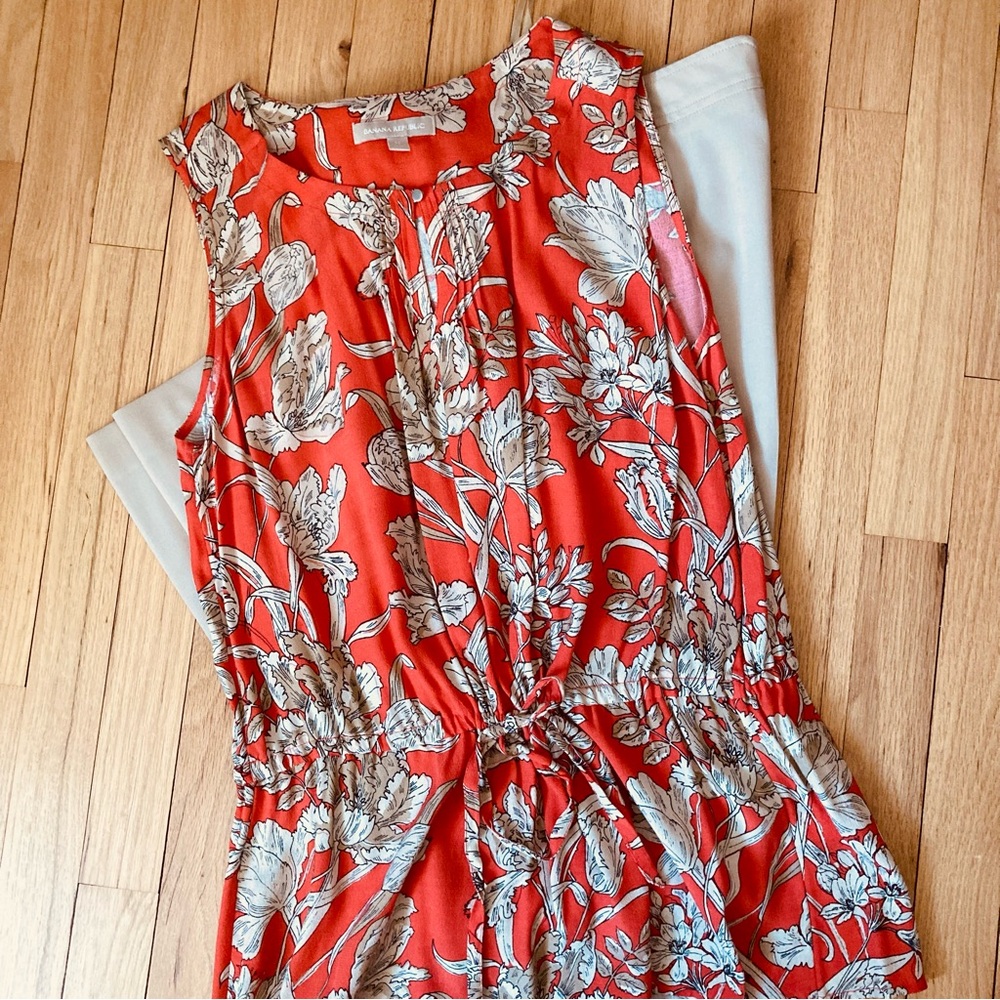 EUC Banana Republic coral print sleeveless drawstring blouse size M